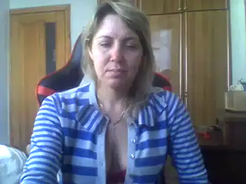 Snapshot of IrinaB1 chatting on 8, 2, 2025 IrinaB1 online show from 8, 2, 2025