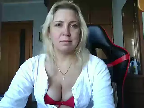 Snapshot of IrinaB1 chatting on 28, 9, 2025 IrinaB1 online show from 28, 9, 2025