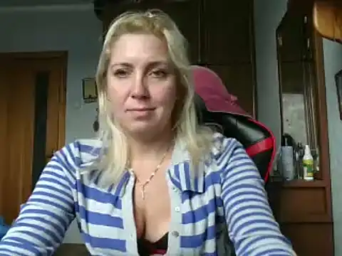 Snapshot of IrinaB1 chatting on 9, 10, 2025 IrinaB1 online show from 9, 10, 2025