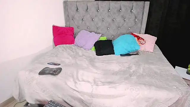 valenthottie online show from 22, 2, 2025