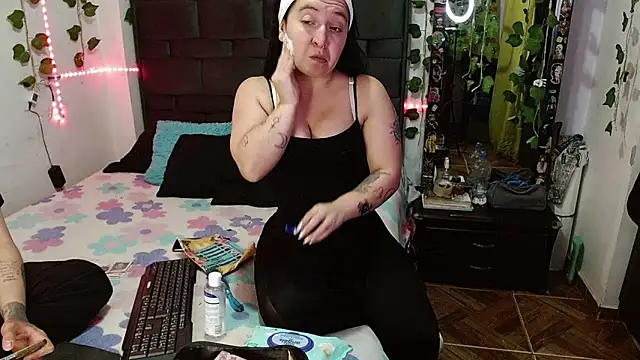 the lesbian game online show from 11, 9, 2025