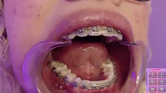 Haelycute online show from 30, 3, 2026