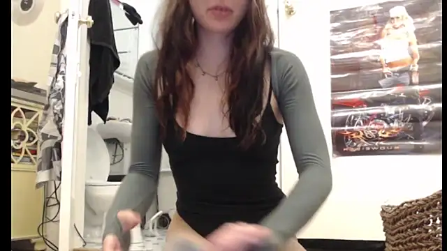 Snapshot of fern4ever chatting on 8, 3, 2025 fern4ever online show from 8, 3, 2025