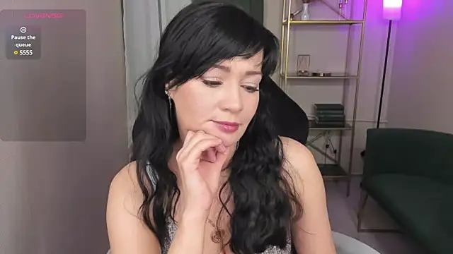 Julia  Frey online show from 11, 2, 2025