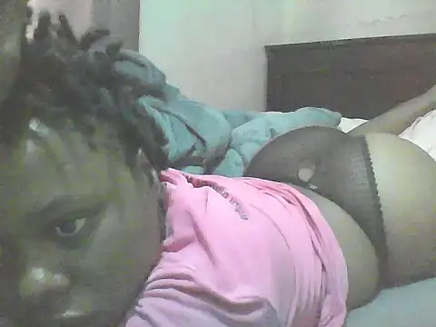 Snapshot of EBONYVANILLA02 chatting on 10, 7, 2026 EBONYVANILLA02 online show from 10, 7, 2026