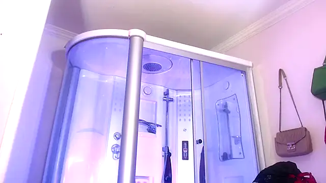 sexy-luna-star-ts online show from 7, 11, 2025