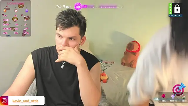 Snapshot of _Ottis_ chatting on 5, 1, 2025 Ottis online show from 5, 1, 2025