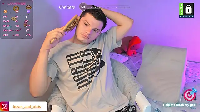 Snapshot of _Ottis_ chatting on 5, 1, 2025 Ottis online show from 5, 1, 2025