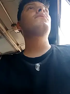 Snapshot of _Ottis_ chatting on 8, 1, 2025 Ottis online show from 8, 1, 2025