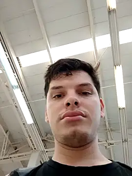 Snapshot of _Ottis_ chatting on 8, 1, 2025 Ottis online show from 8, 1, 2025