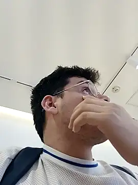 Snapshot of _Ottis_ chatting on 21, 1, 2025 Ottis online show from 21, 1, 2025