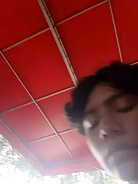 Snapshot of _Ottis_ chatting on 7, 2, 2025 Ottis online show from 7, 2, 2025