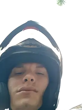 Snapshot of _Ottis_ chatting on 10, 2, 2025 Ottis online show from 10, 2, 2025