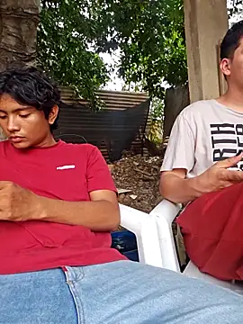 Snapshot of _Ottis_ chatting on 14, 2, 2025 Ottis online show from 14, 2, 2025