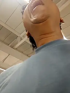 Snapshot of _Ottis_ chatting on 27, 2, 2025 Ottis online show from 27, 2, 2025