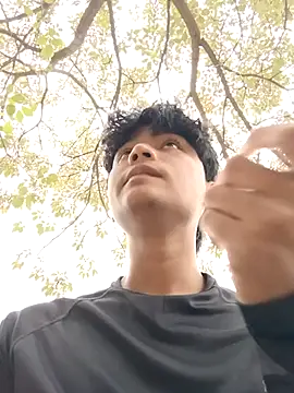 Snapshot of _Ottis_ chatting on 7, 3, 2025 Ottis online show from 7, 3, 2025