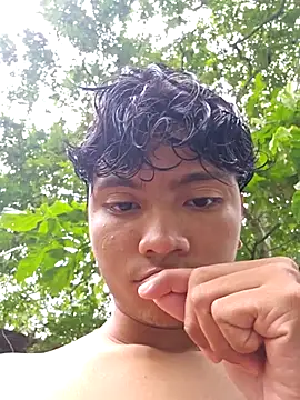 Snapshot of _Ottis_ chatting on 8, 3, 2025 Ottis online show from 8, 3, 2025