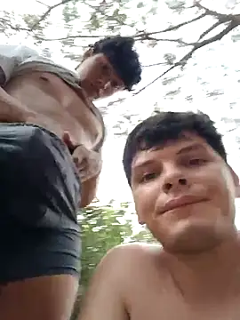 Snapshot of _Ottis_ chatting on 12, 3, 2025 Ottis online show from 12, 3, 2025