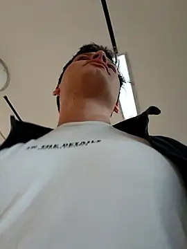 Snapshot of _Ottis_ chatting on 16, 3, 2025 Ottis online show from 16, 3, 2025