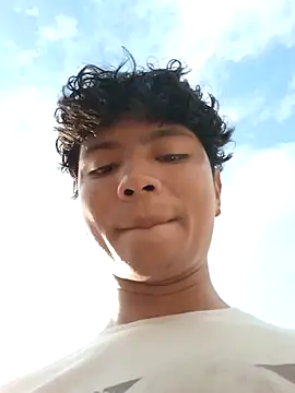 Snapshot of _Ottis_ chatting on 16, 3, 2025 Ottis online show from 16, 3, 2025