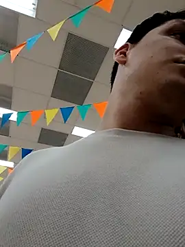 Snapshot of _Ottis_ chatting on 18, 3, 2025 Ottis online show from 18, 3, 2025