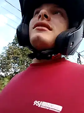 Snapshot of _Ottis_ chatting on 22, 3, 2025 Ottis online show from 22, 3, 2025