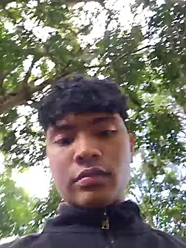 Snapshot of _Ottis_ chatting on 14, 9, 2025 Ottis online show from 14, 9, 2025