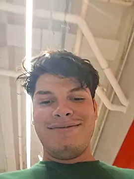 Snapshot of _Ottis_ chatting on 17, 10, 2025 Ottis online show from 17, 10, 2025