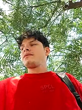 Snapshot of _Ottis_ chatting on 18, 10, 2025 Ottis online show from 18, 10, 2025