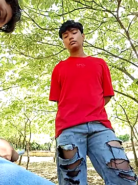 Snapshot of _Ottis_ chatting on 1, 11, 2025 Ottis online show from 1, 11, 2025