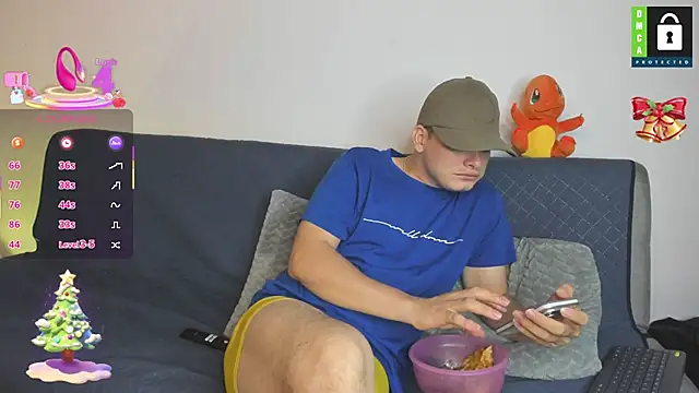 Snapshot of _Ottis_ chatting on 15, 11, 2025 Ottis online show from 15, 11, 2025