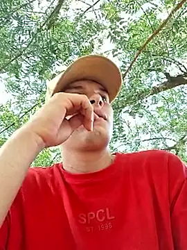 Snapshot of _Ottis_ chatting on 15, 11, 2025 Ottis online show from 15, 11, 2025