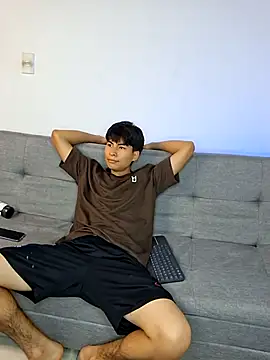 Snapshot of _Ottis_ chatting on 1, 12, 2025 Ottis online show from 1, 12, 2025