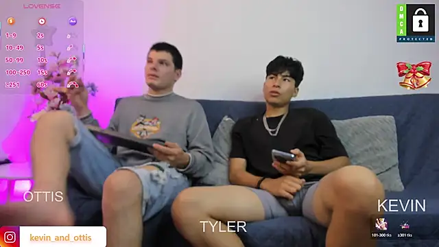 Snapshot of _Ottis_ chatting on 12, 1, 2026 Ottis online show from 12, 1, 2026