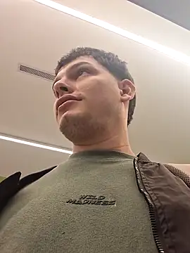 Snapshot of _Ottis_ chatting on 8, 2, 2026 Ottis online show from 8, 2, 2026