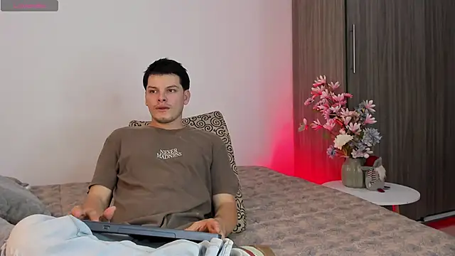 Snapshot of _Ottis_ chatting on 12, 2, 2026 Ottis online show from 12, 2, 2026