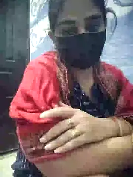 Snapshot of kirti__arora chatting on 5, 12, 2024 kirti arora online show from 5, 12, 2024