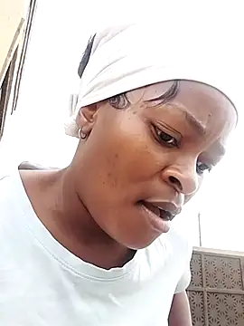 Snapshot of lovelyassbitch chatting on 11, 3, 2025 lovelyassbitch online show from 11, 3, 2025