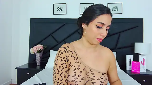 Snapshot of SophieCarther chatting on 4, 3, 2025 SophieCarther online show from 4, 3, 2025