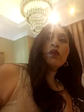 MonicaMoret online show from 7, 2, 2025