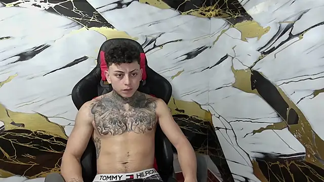 Snapshot of Kevin22_222 chatting on 2, 1, 2025 Kevin22 222 online show from 2, 1, 2025