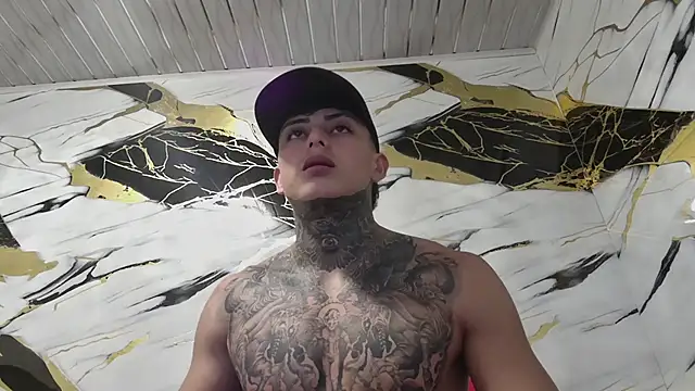 Snapshot of Kevin22_222 chatting on 6, 1, 2025 Kevin22 222 online show from 6, 1, 2025