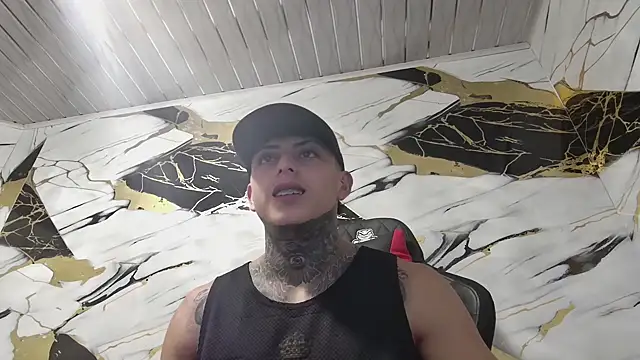 Snapshot of Kevin22_222 chatting on 8, 1, 2025 Kevin22 222 online show from 8, 1, 2025