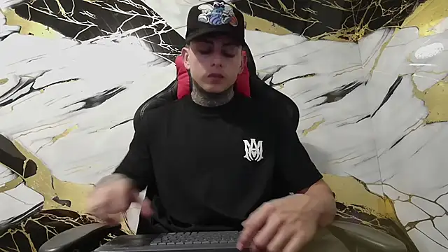 Snapshot of Kevin22_222 chatting on 13, 1, 2025 Kevin22 222 online show from 13, 1, 2025