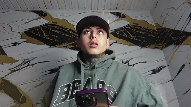 Snapshot of Kevin22_222 chatting on 24, 1, 2025 Kevin22 222 online show from 24, 1, 2025