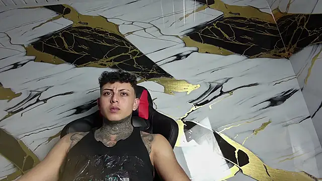 Snapshot of Kevin22_222 chatting on 28, 1, 2025 Kevin22 222 online show from 28, 1, 2025