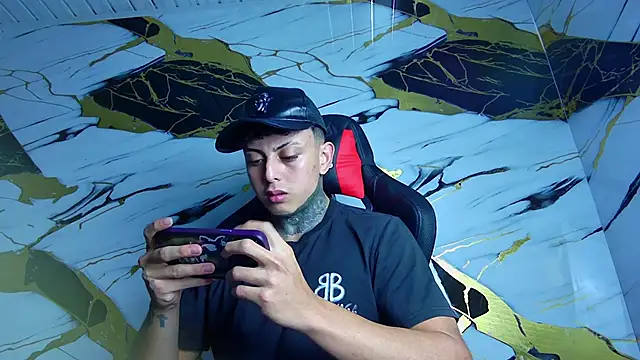 Snapshot of Kevin22_222 chatting on 31, 1, 2025 Kevin22 222 online show from 31, 1, 2025