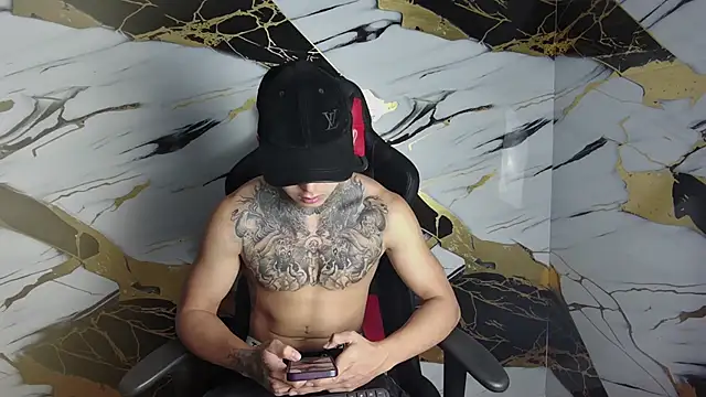 Snapshot of Kevin22_222 chatting on 2, 2, 2025 Kevin22 222 online show from 2, 2, 2025