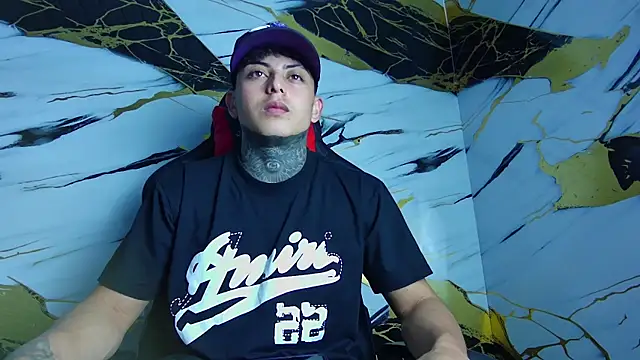 Snapshot of Kevin22_222 chatting on 4, 2, 2025 Kevin22 222 online show from 4, 2, 2025