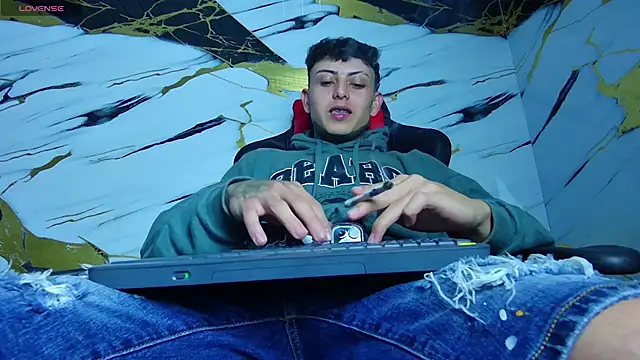 Snapshot of Kevin22_222 chatting on 9, 2, 2025 Kevin22 222 online show from 9, 2, 2025